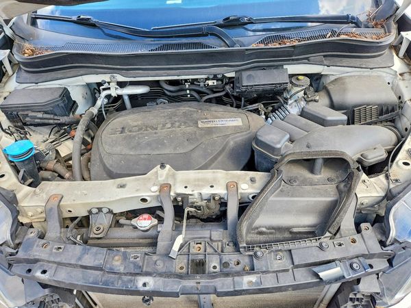 2017 HONDA PILOT Elite — Engine bay