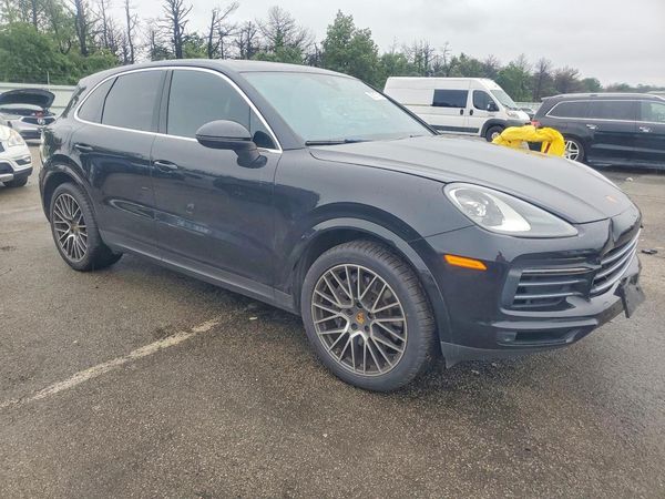 2022 PORSCHE CAYENNE Base