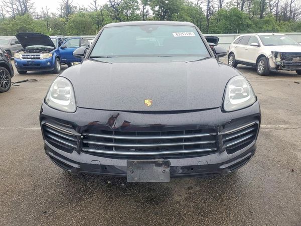 2022 PORSCHE CAYENNE Base