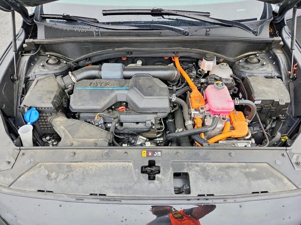 2023 HYUNDAI SANTA FE Limited — Engine bay