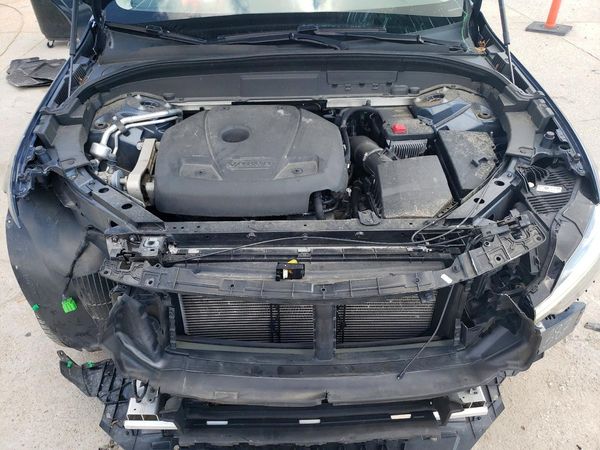 2021 VOLVO XC60