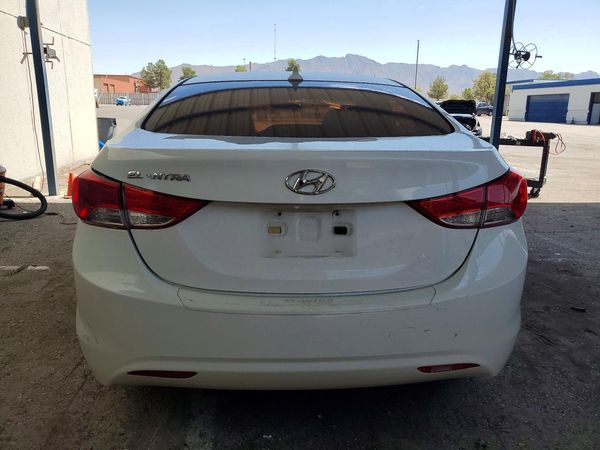 2013 HYUNDAI ELANTRA