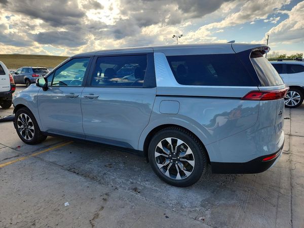 2024 KIA CARNIVAL