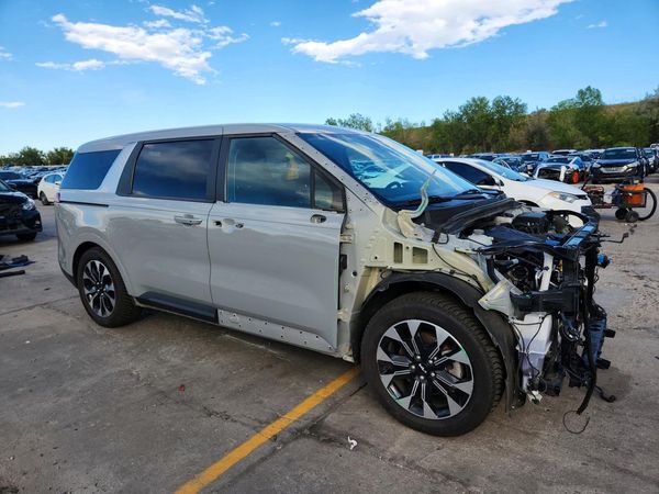 2024 KIA CARNIVAL