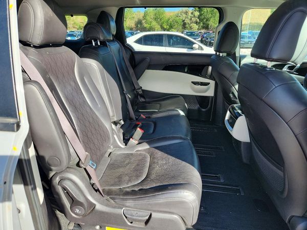 2024 KIA CARNIVAL