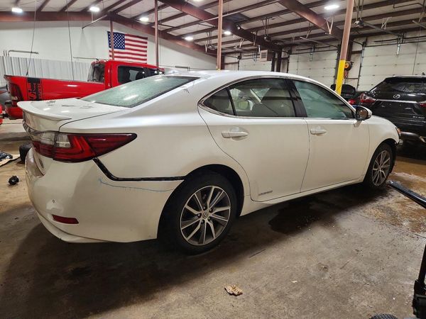 2017 LEXUS ES