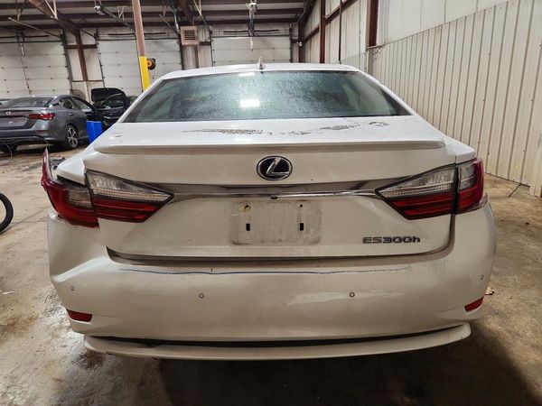 2017 LEXUS ES