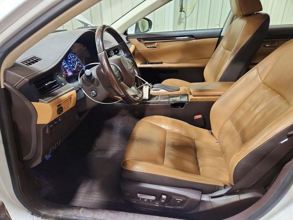 2017 LEXUS ES