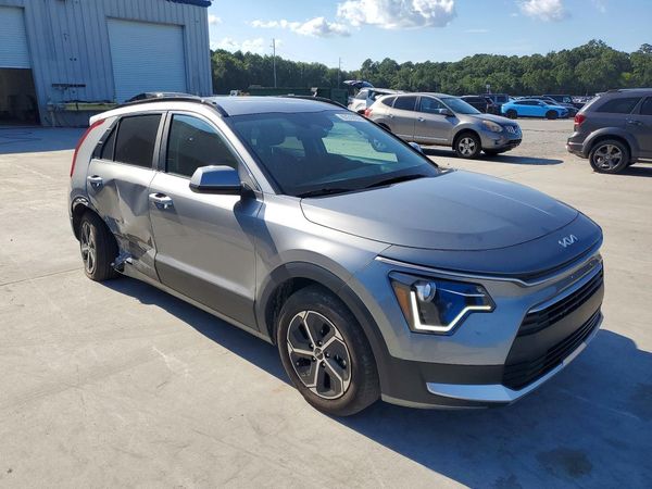 2025 KIA NIRO