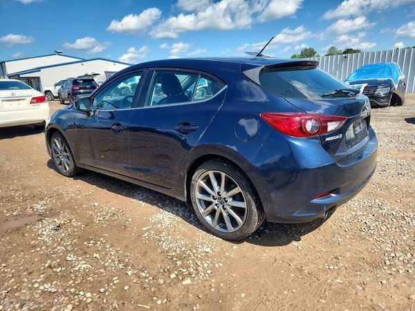 2018 MAZDA 3 Touring