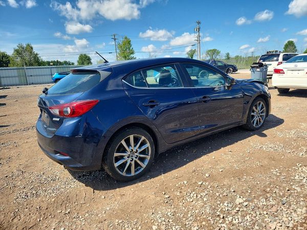 2018 MAZDA 3 Touring