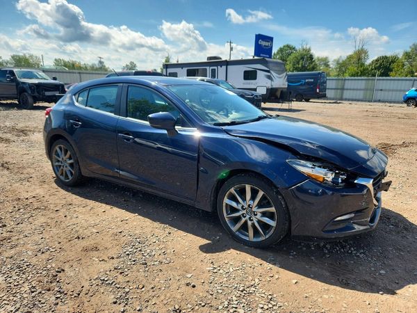 2018 MAZDA 3 Touring