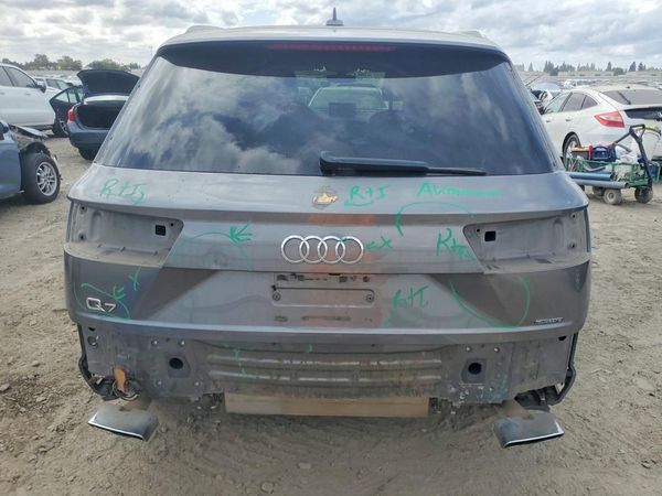 2017 AUDI Q7 quattro Premium Plus