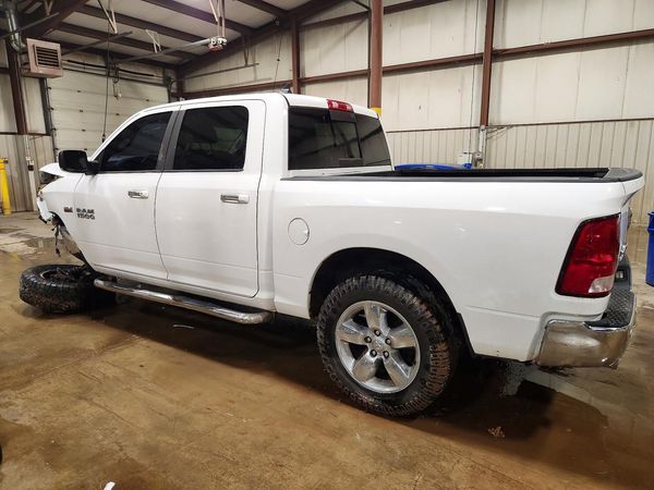 2015 RAM 1500 SLT