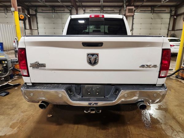 2015 RAM 1500 SLT