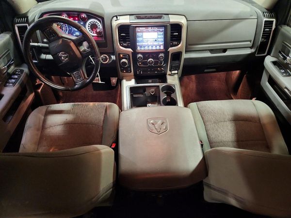 2015 RAM 1500 SLT
