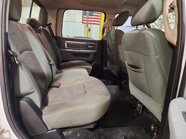 2015 RAM 1500 SLT