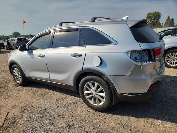2016 KIA SORENTO L / LX