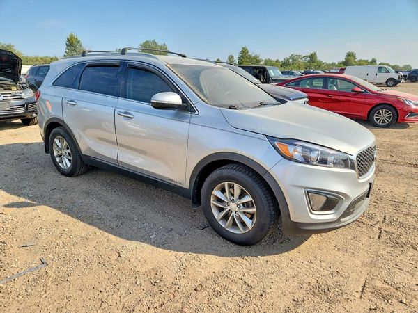 2016 KIA SORENTO L / LX