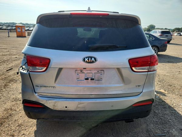 2016 KIA SORENTO L / LX