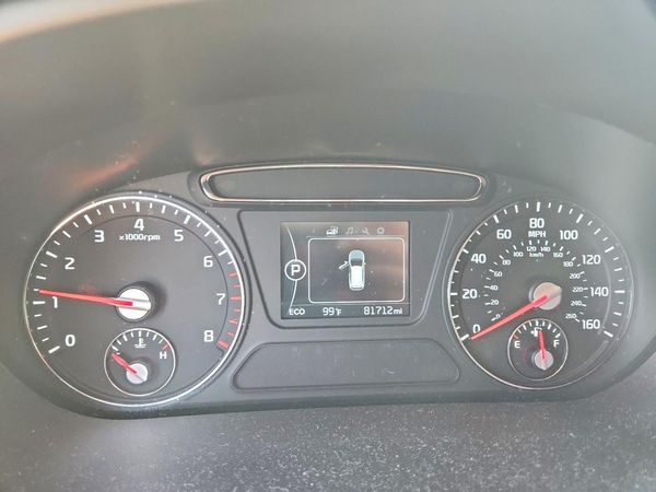 2016 KIA SORENTO L / LX
