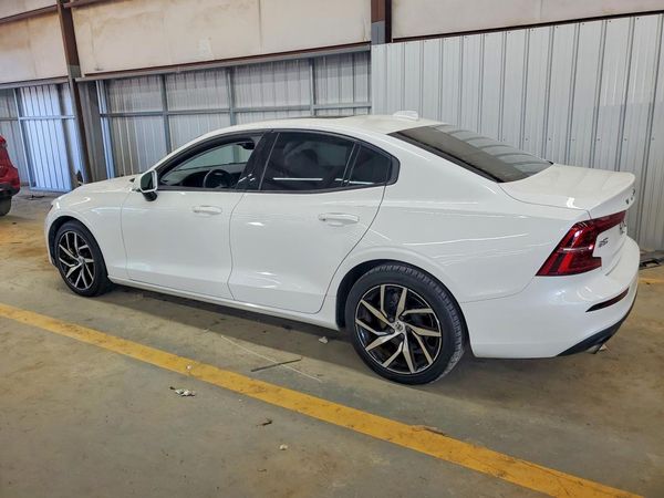 2020 VOLVO S60 Momentum — DSRA