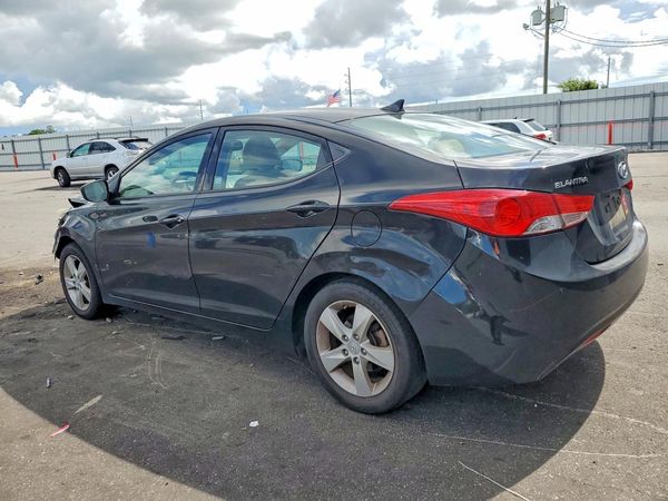 2013 HYUNDAI ELANTRA