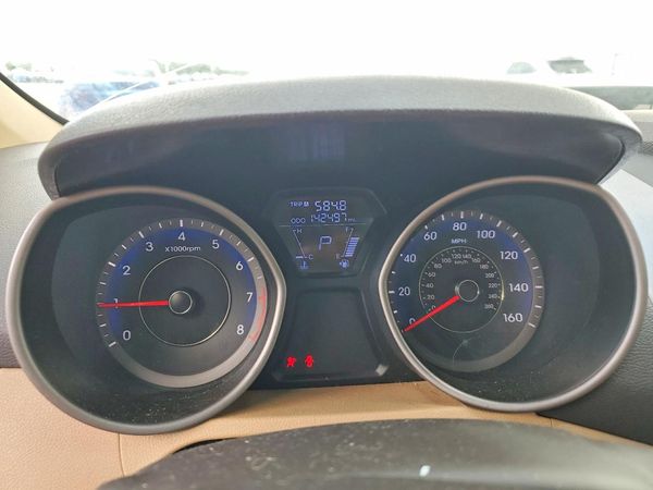 2013 HYUNDAI ELANTRA