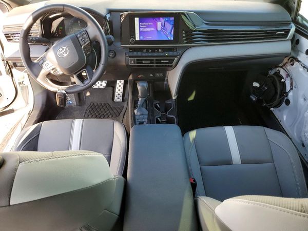 2025 TOYOTA CAMRY