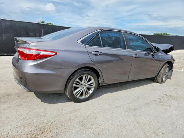 2015 TOYOTA CAMRY