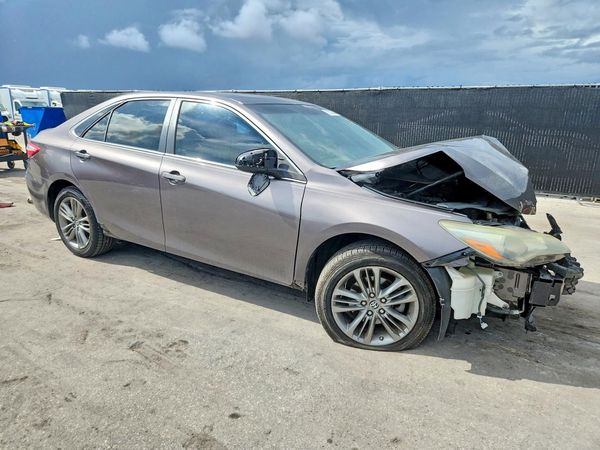 2015 TOYOTA CAMRY