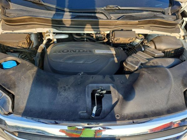 2018 HONDA PILOT EXL — Engine bay
