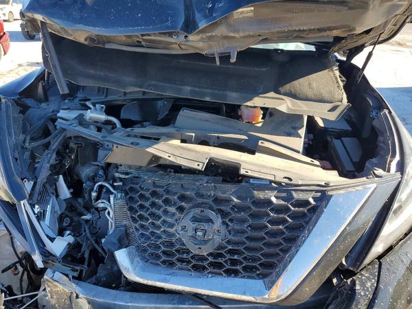 2024 NISSAN MURANO SL — Engine bay
