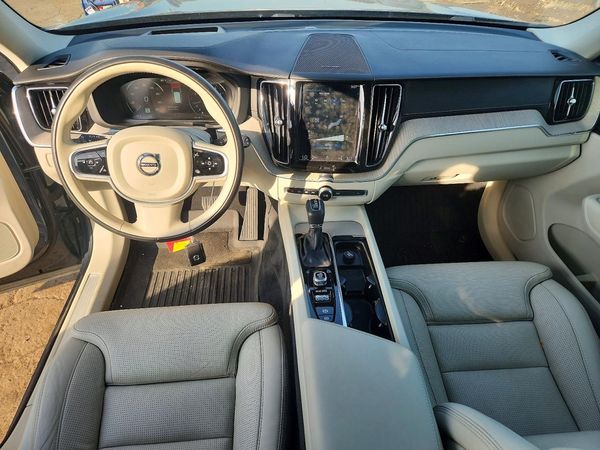 2020 VOLVO XC60 Inscription