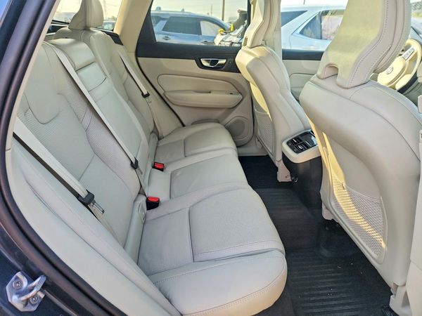 2020 VOLVO XC60 Inscription