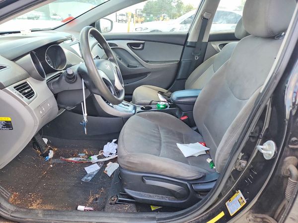 2012 HYUNDAI ELANTRA