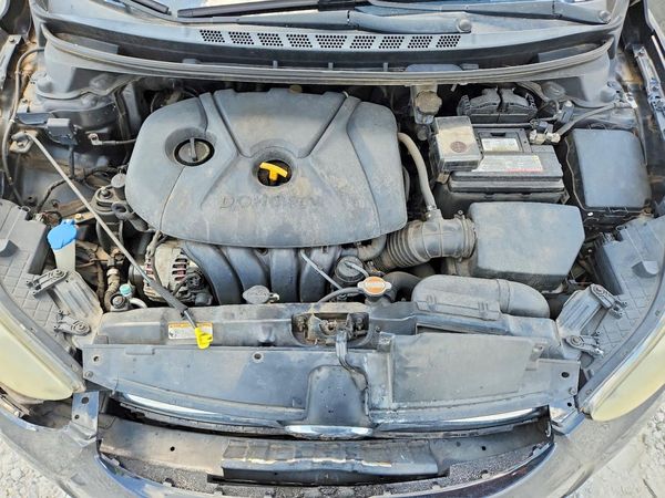 2012 HYUNDAI ELANTRA
