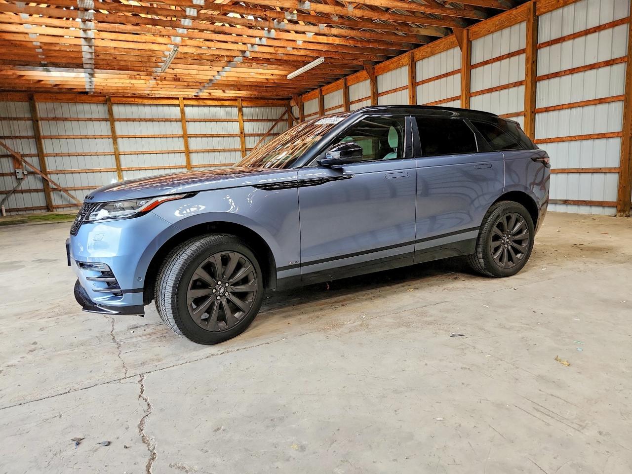 2019 LAND ROVER RANGE ROVER VELAR R-Dynamic SE — Front 3/4