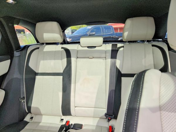 2019 LAND ROVER RANGE ROVER VELAR R-Dynamic SE — SUVN