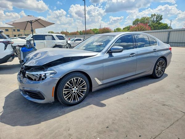 2019 BMW 530
