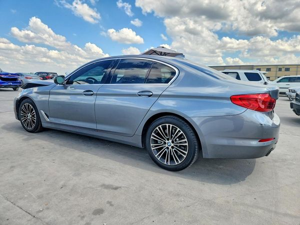 2019 BMW 530