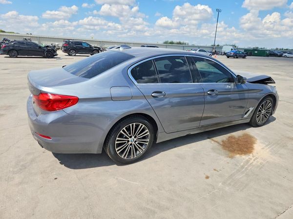 2019 BMW 530