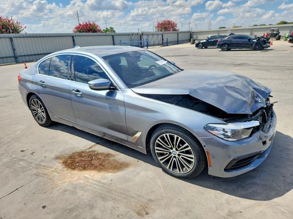 2019 BMW 530