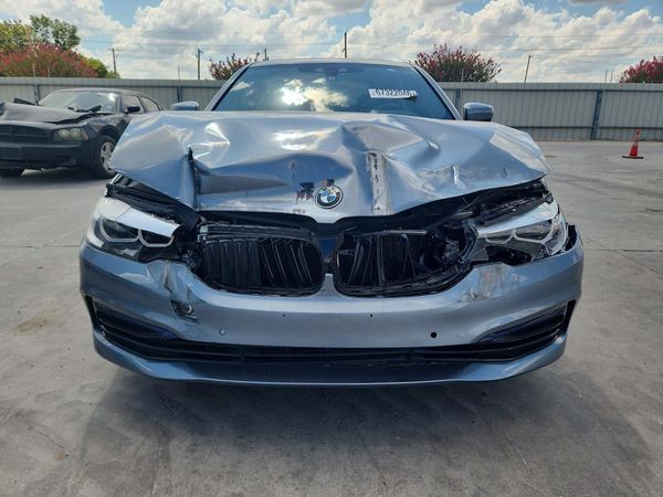 2019 BMW 530