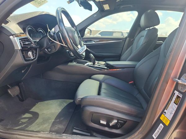 2019 BMW 530