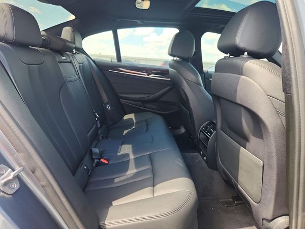 2019 BMW 530