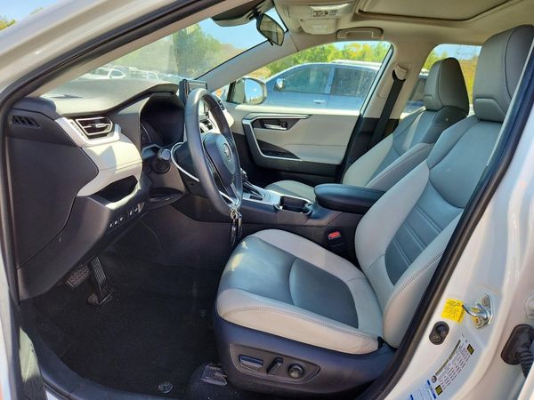 2021 TOYOTA RAV4 XLE Premium
