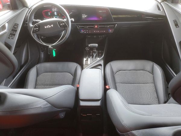 2024 KIA NIRO EX