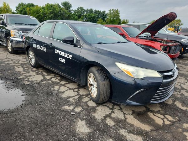2016 TOYOTA CAMRY