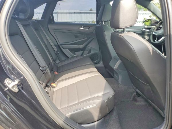 2023 VOLKSWAGEN JETTA Comfortline w/ Sport Pkg